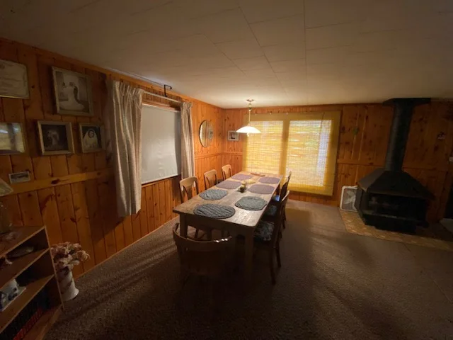 higginslake-greatroom